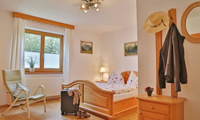 Scharnitz Apartment | Unser Familiär Geführtes Haus Verfügt Über Mehrere Ferienwohnungen für 2-3 Pers