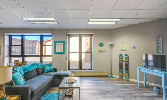 Del Norte Apartment | Updated Del Norte Apartment, Walk to Downtown!