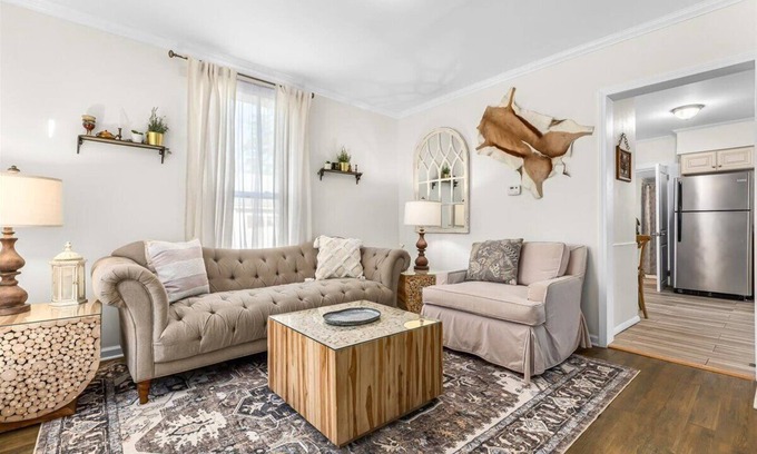 Fenton House | Updated Downtown Fenton 2 Bedroom Unit- Close to lakes, Walk Downtown!