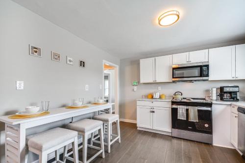 Jamestown House | Updated Jamestown Home - 5 Mi to HPU!