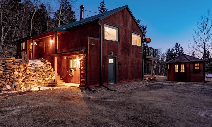 Evergreen Cabin | Updated Mountain Retreat/Stunning Views/Hot Tub/Sauna