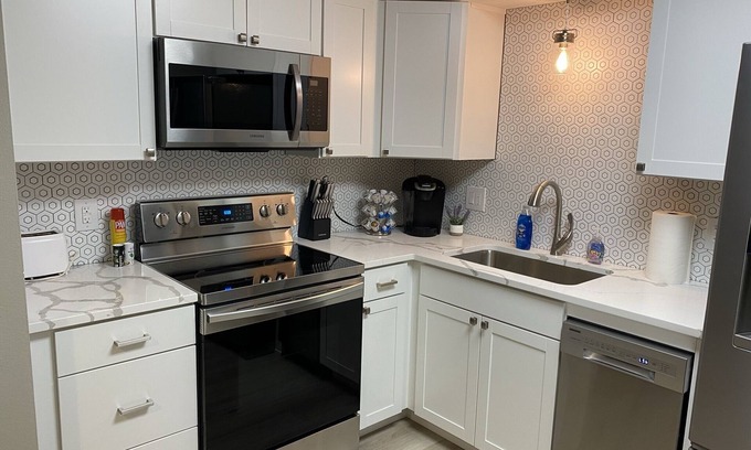 Spokane Valley Apartment | ✨Updated Upstairs Space 5 min to Browns Park🛹🏐🏀 💦1