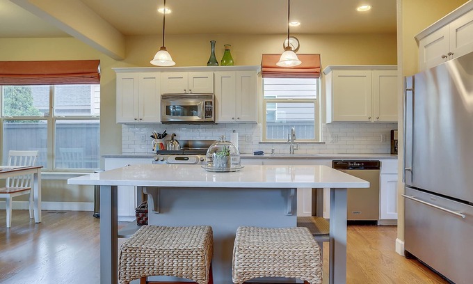 Southwest Bend House | Updated w/AC, Close to Old Mill & River Trail, Peaceful