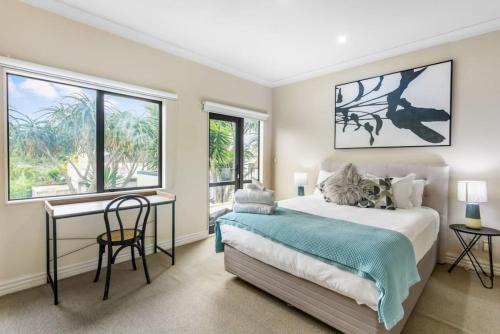 Saint Johns Apartment | Upper Floor 2BR Unit near Eastern Auckland Beaches