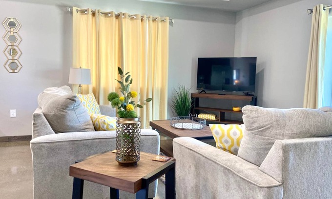 Gateway House | Upper Mesa Villa #2, Glacier Suites - Upper Mesa Villa #2