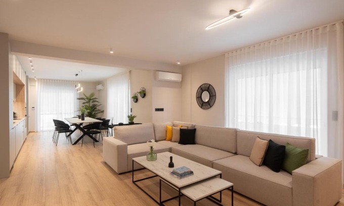 Chalandri Apartment | Upscale Apartment in Chalandri with Large Terrace