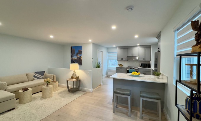 Mystic - New London Apartment | Upscale Apartment in Mystic 7 Minute Walk to Drawbridge