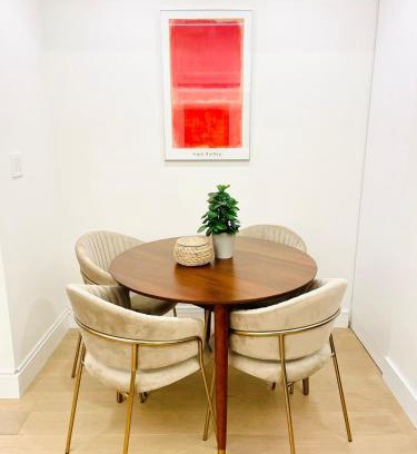 Upper Beaches Apartment | Urban 2-bed apartment in the Beaches