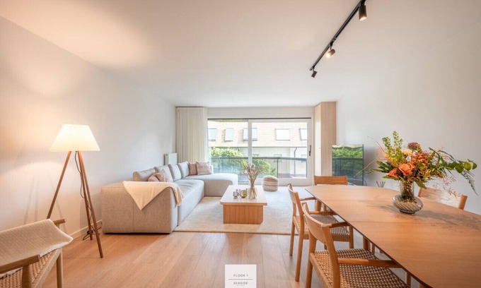 Duinbergen Apartment | Urban Floor, A beach breeze around the corner