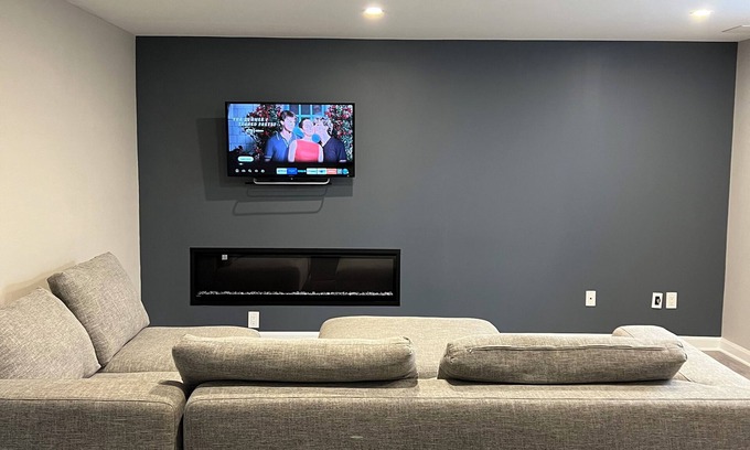 Ottawa Division House | Urban Haven - Private 2-BR Ottawa Suite