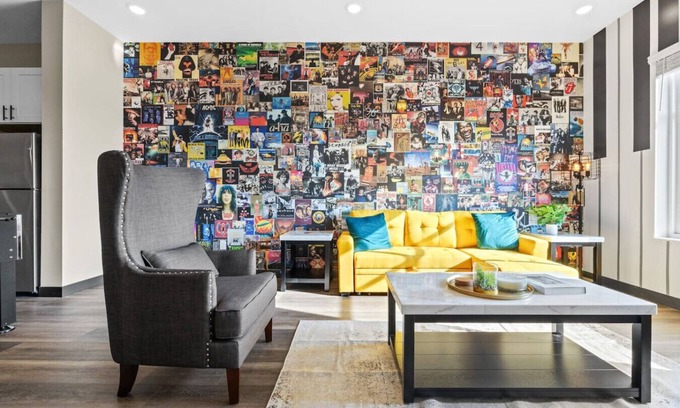 South Nashville Apartment | Urban Retreat: Sleeps 4, Foosball & Mins to DT!