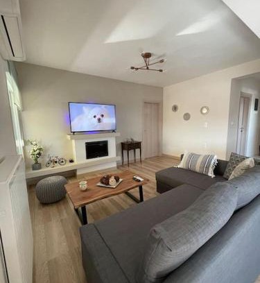 Peristeri Apartment | Urban Utopia