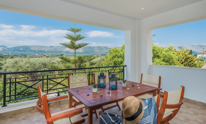 Neromilos House | V and H - 4 bedrooms holiday house