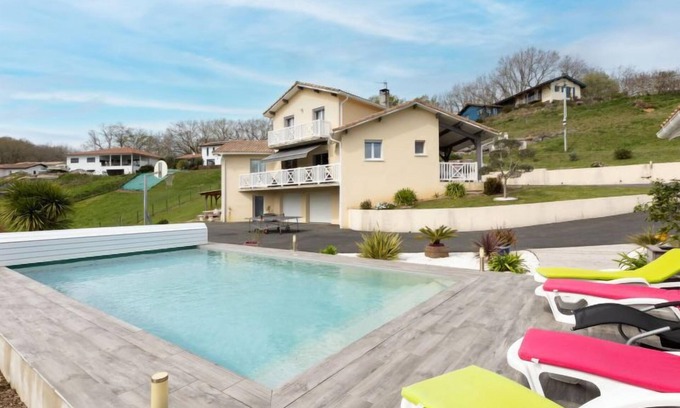 Saint-Martin-de-Seignanx House | Vacation home Lesgau by Interhome