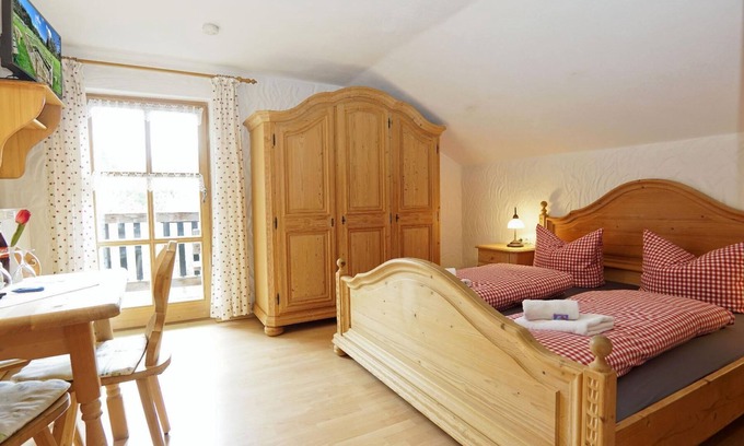 Segeten Apartment | Vacation apartment "Waldeck" with balcony - enjoy and relax in the Bavarian Forest
