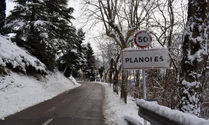 Planoles House | Vacation Home "Ca La Cati" with Mountain View, 2 Balconies & Wi-Fi