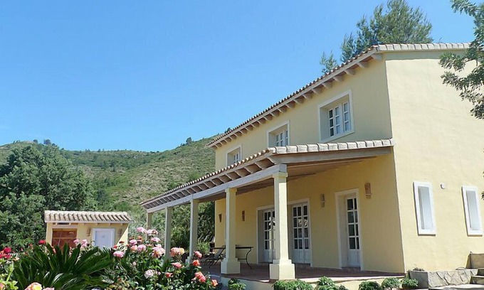 Adsubia House | Vacation home Eretat by Interhome