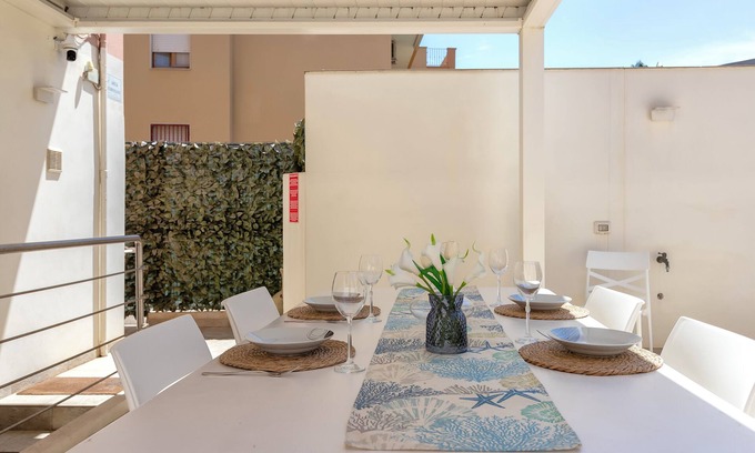 Lido House | Vacation Home 'Rosa dei Venti 2' with Terrace & Wi-Fi