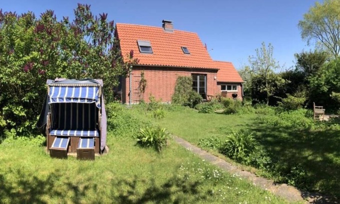 Gleschendorf House | Vacation home with natural garden