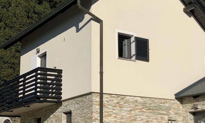 Zrece House | Vacation house for 8-10 persons, with hot tub and jacuzzi.