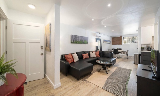 Eagle-Vail Condo | Vail/Beaver Creek Mountain Retreat on Golf Course