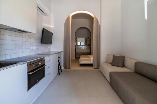 La Malva-rosa Apartment | Valencia Malvarrosa point white