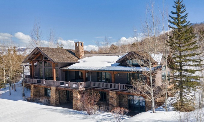 Edwards House | Valet Parking at Ritz Carlton - Private Hot Tub, Game/Media Room - Golf Course Access