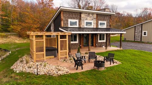 Timberline House | Valley View Resort Cabin #4, 2-Bed, Modern-Luxury with Hot Tub in Canaan Valley, WV