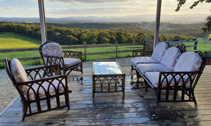 Hoddles Creek Bed & Breakfast | Valley Views BNB