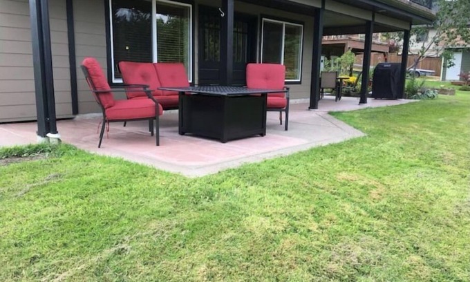 Crofton House | Vancouver Island Ocean Front Suite - Hike, Bike, Visit Wineries or Just Relax!