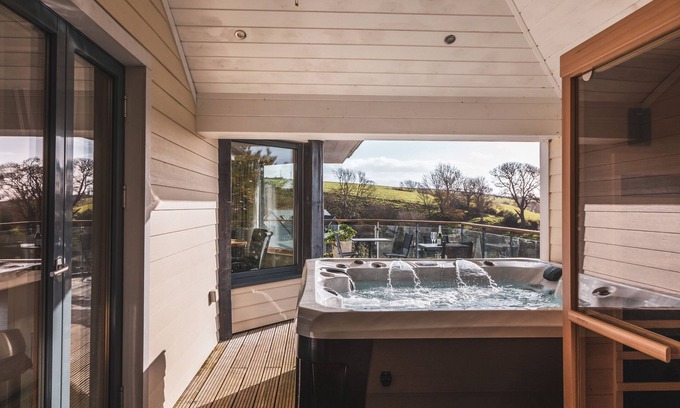 Dartmouth Cottage | Vantage Point, Hillfield Village