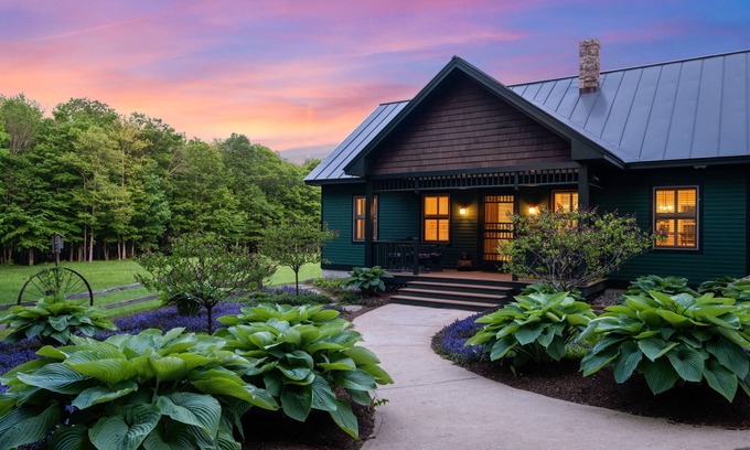 Campton House | Vast Riverfront Resort - White Mountains Getaway