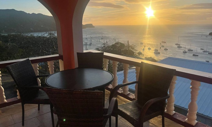 Mount Pleasant Bay House | Immaculate 3 Bed Villa Overlooking Admiralty Bay