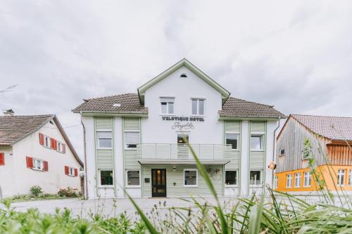 Hard Hotel | Velotique Hotel Angelika - Self-Check-in