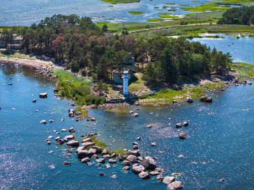 Vergi Hotel | Vergi Sadam & Restoran Wirkes'