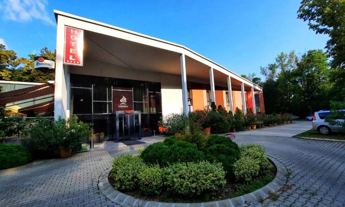 Tiszaujvaros Hotel | Veronika Hotel