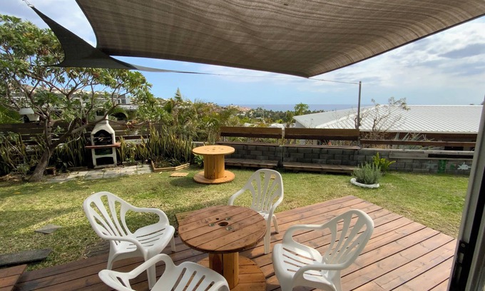 St Gilles-les-Bains Apartment | Very quiet T3 rental with small garden, close to all amenities.