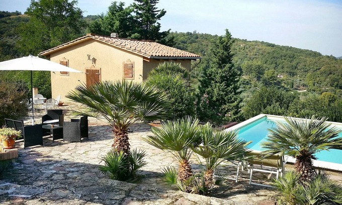 Castelnuovo di Val di Cecina House | Villa in Sasso Pisano wuith garden