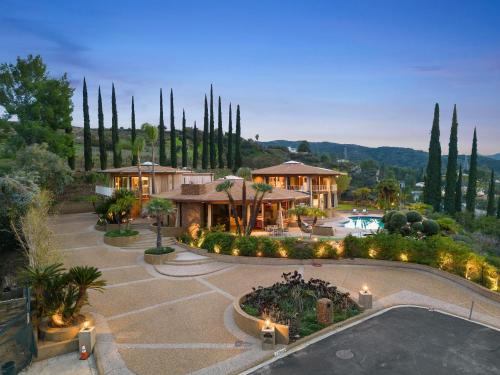 Encino Villa | Via Vallarta