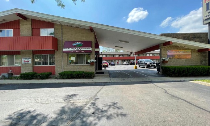 Lyons Hotel | VIBE INN - WHIRLPOOLS SUITES - Lyons