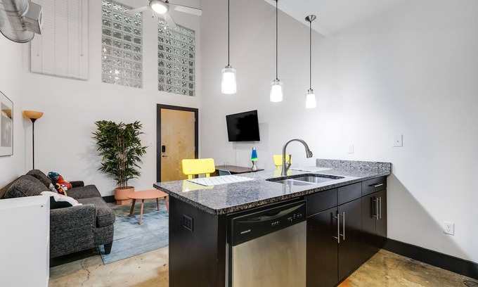 Monroe Ward Apartment | Vibrant 1-Bedroom Loft with Free Parking and Wifi