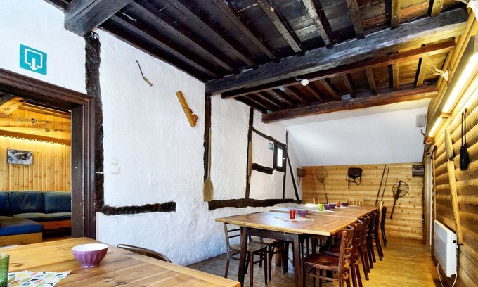 Ozo House | Vibrant Holiday Home in Durbuy with Garden