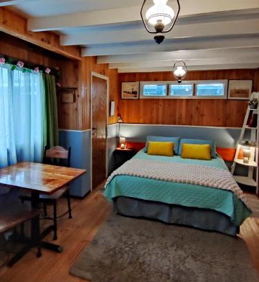 Victoria Bed & Breakfast | Victoria Cabin