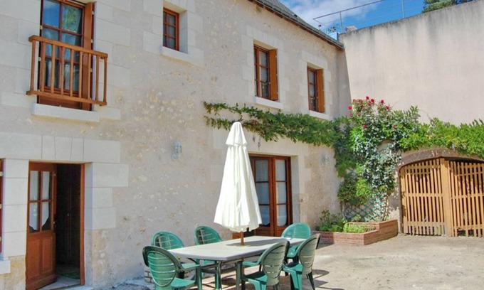 Cangey Cottage | Vigneronne XIXe au cœur du Val de Loire, proche châteaux, 3 chambres, jardin, parking, Wi-Fi.