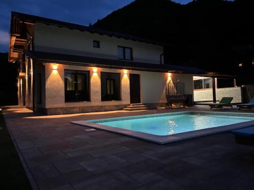 Jina House | Vila Mișu