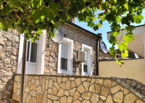 Danilovgrad Bed & Breakfast | Vila Razic