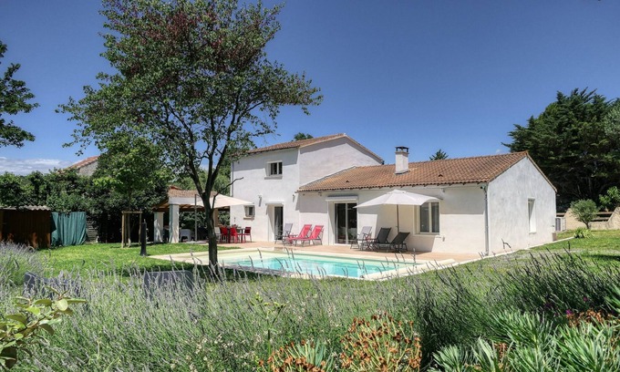Montsegur-sur-Lauzon Villa | Villa à la Campagne en Provence, Avec Piscine Chauffé