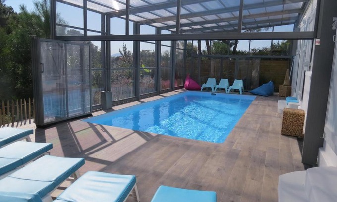 Anglet House | villa 12 pers climatisée, piscine chauffée couverte ou non,2km mer, golf, jardin