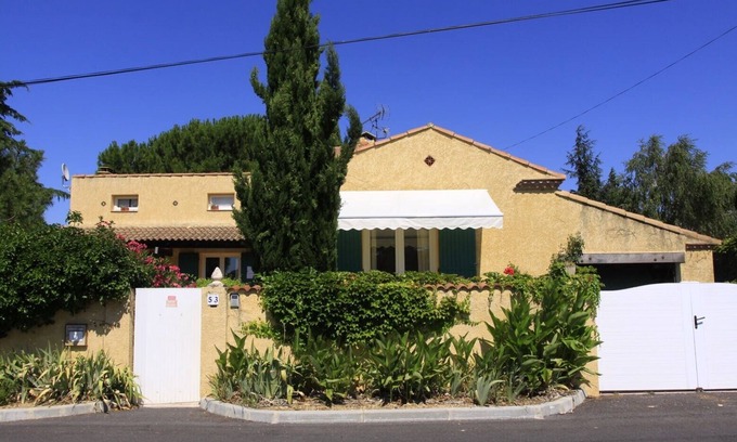 Bouillargues Villa | VILLA 300m2 ON CLOSED AND SPORTED GROUND OF 1750m2 POOL. PROMO OFFER 10%