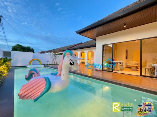 Klebang Besar Villa | Villa 5R3B 23 Pax Swimming Pool Karaoke BBQ Town Area